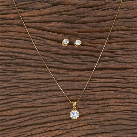 Delicate Pendant Set With Gold Plating