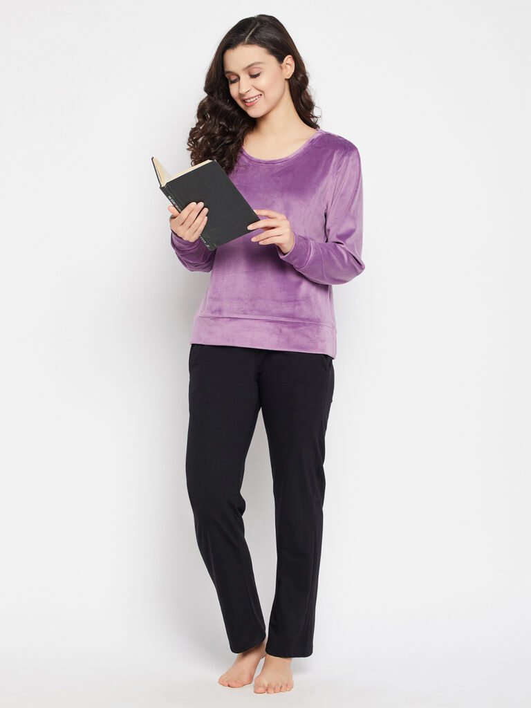 Chic Basic Sweatshirt in Lavender – Velour