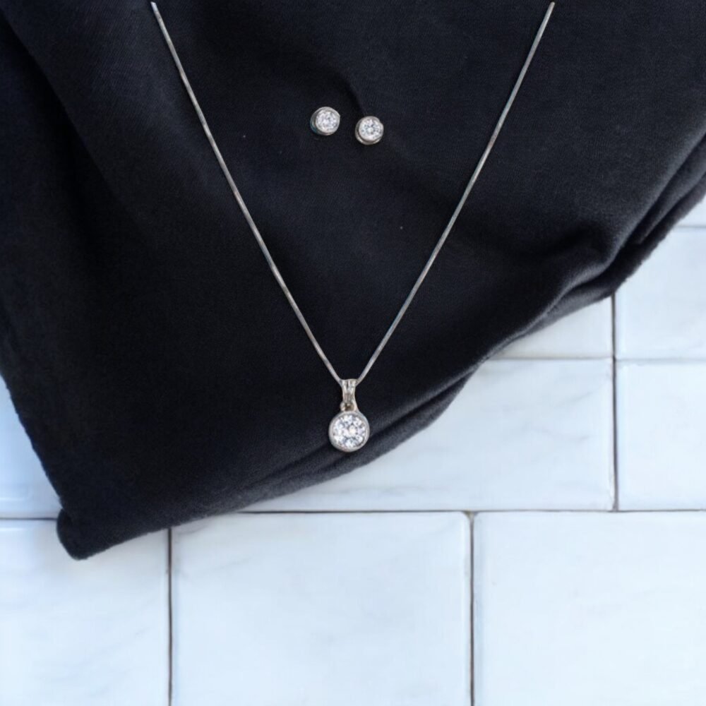 Cz Delicate Pendant Set With Rhodium Plating