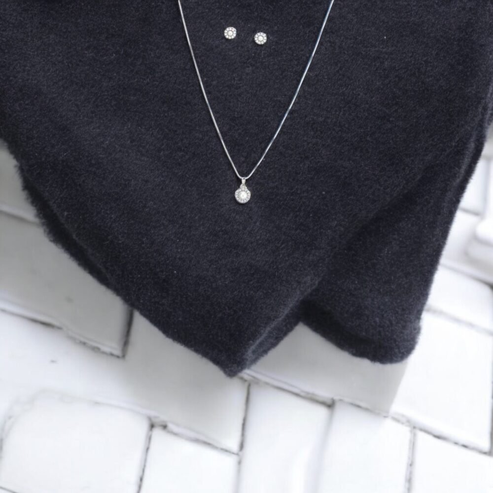 Cz Moti Pendant Set With Rhodium Plating