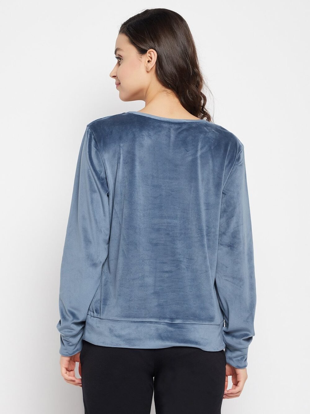 Chic Basic Sweatshirt in Navy - Velour - Image 5