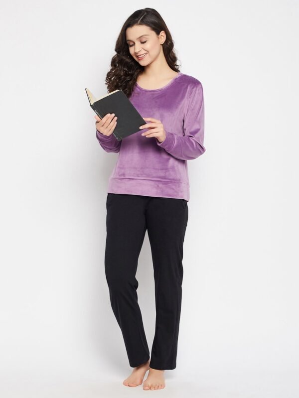 Chic Basic Sweatshirt in Lavender - Velour - Large